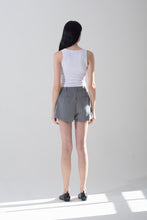 Carregar imagem no visualizador da galeria, Shorts Celina Risca de Giz
