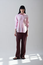 Carregar imagem no visualizador da galeria, Camisa Bruna Listrada Rosa
