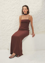 Carregar imagem no visualizador da galeria, Vestido Catarina Marrom
