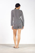 Carregar imagem no visualizador da galeria, Blusa Nola Crochê Preta
