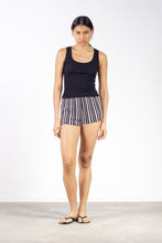 Carregar imagem no visualizador da galeria, Shorts Nola Crochê Preto

