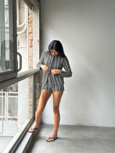 Carregar imagem no visualizador da galeria, Shorts Nola Crochê Preto
